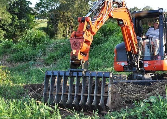 Huitong Çekicilerinde Toprak Temizliği için Çekicilerde 40 Tonluk Çekicilerde Kök Yakalama